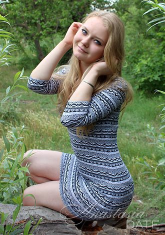 Bikini Russian girl Daria from Kakhovka, 22 yo, hair color Blond